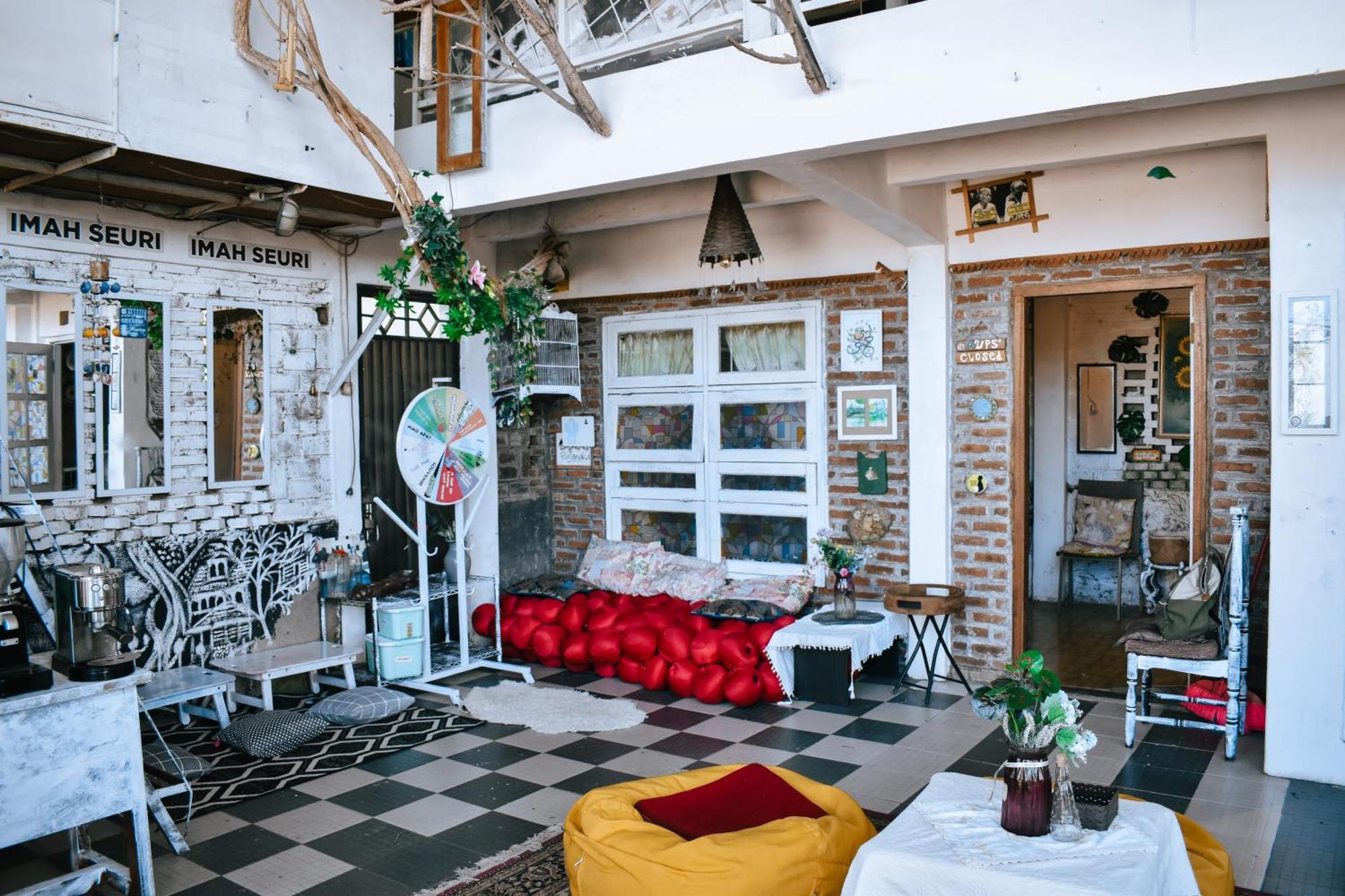 Imah Seuri By Kaya Rooms Tutugan Exteriér fotografie