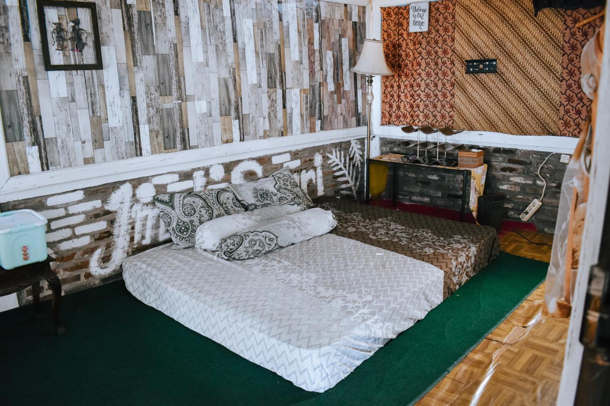 Imah Seuri By Kaya Rooms Tutugan Exteriér fotografie